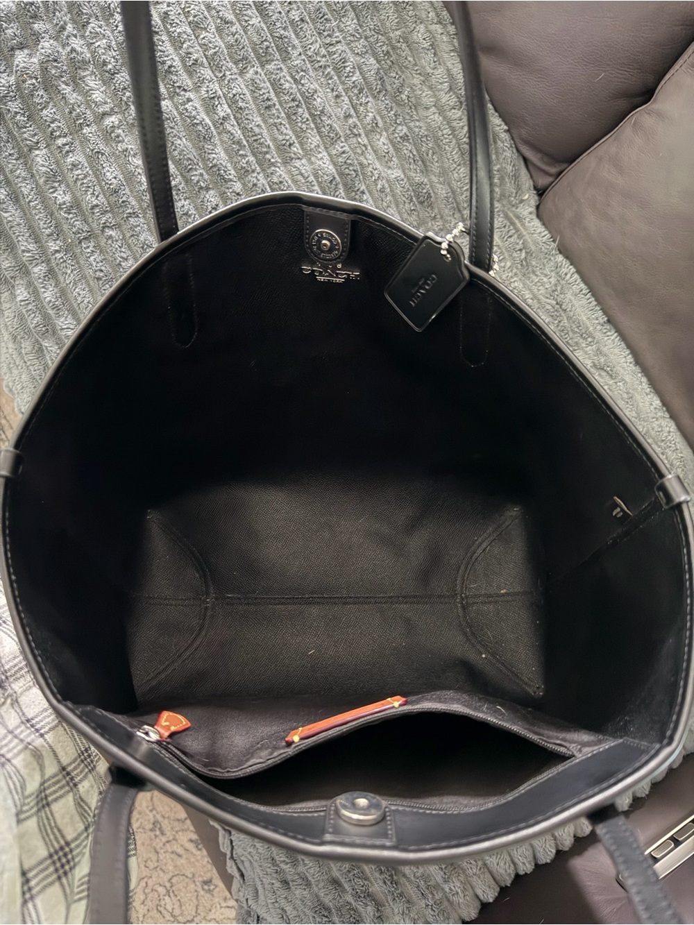 Coach Tan and Black Bow Logo Tote with Black Accents - Picture 3 of 10